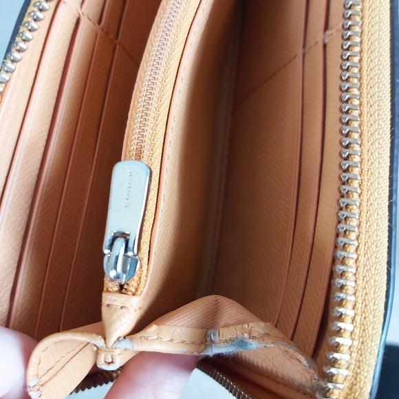 COACH Wallet - Picture 5 of 6